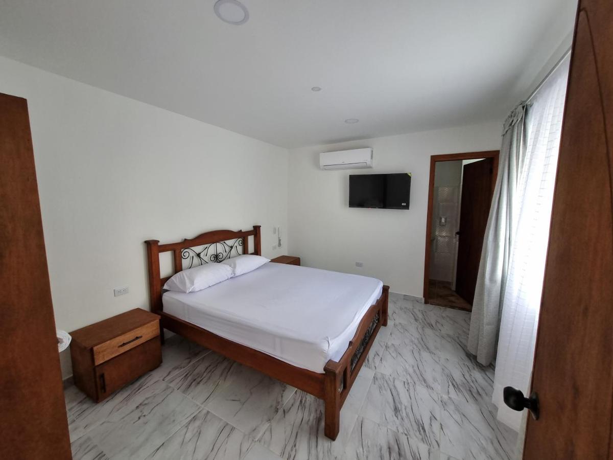 Hotel Antonella Plaza Pinchote Eksteriør bilde